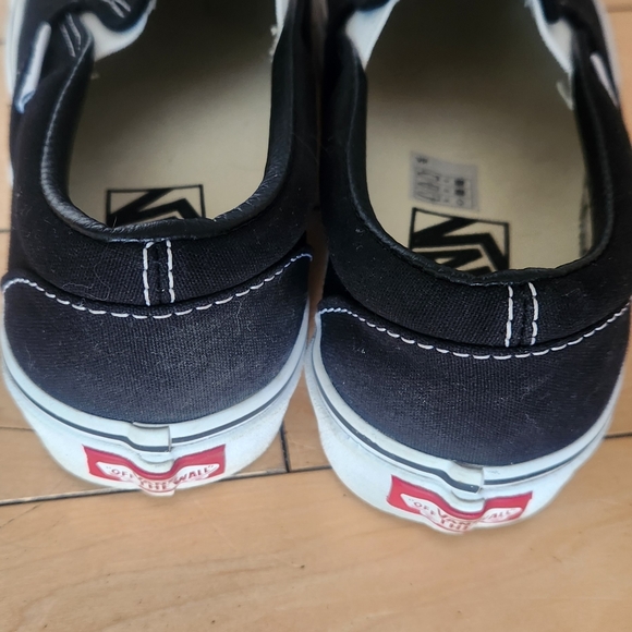Vans classic slip ons - Picture 2 of 3